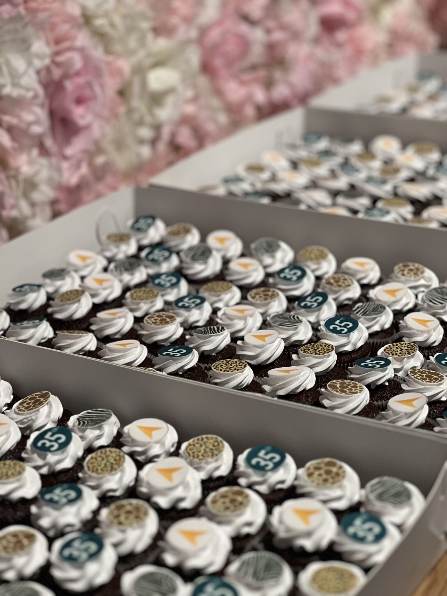 300 Safari cupcakes 35 års jubilæum hos Nyhavn Rejser